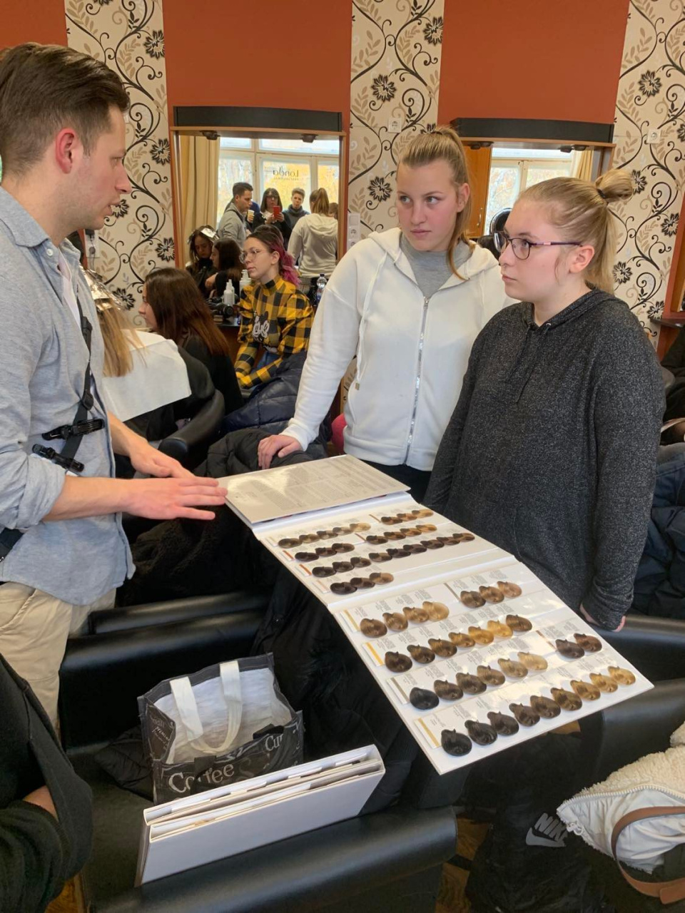 Brelil bemutató a fodrászoknak a Kósban
